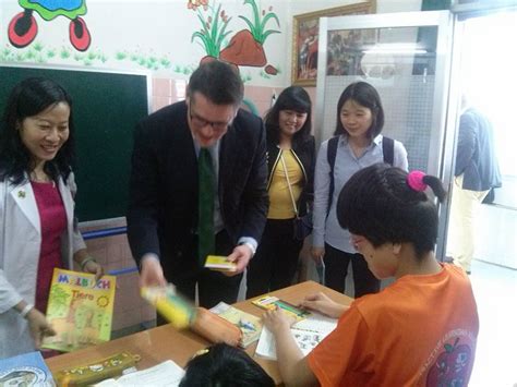 2 mẹ con nhập cảnh trái phép từ campuchia đến bệnh viện (bv) từ dũ chữa bệnh mà không khai báo yếu tố dịch. Bộ trưởng bộ khoa học & nghệ thuật bang Hessen CHLB Đức ...