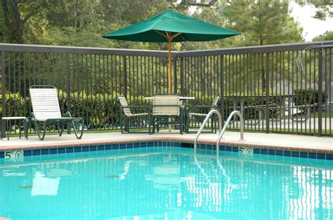 Payment processing (higher percentage of sales means a lower monthly fixed charge): 2018 How Much Does Pool Fencing Cost? - hipages.com.au