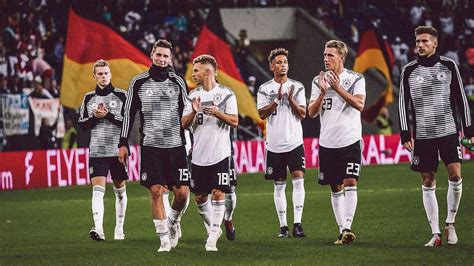 < 100 видео и каналов. منتخب ألمانيا يطبق تعليمات بيرهوف لتخطي أزماته