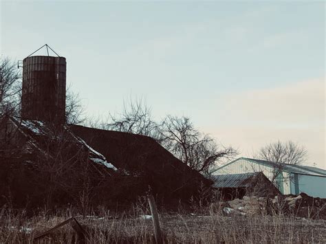 Dead farm in Illinois. : r/abandoned