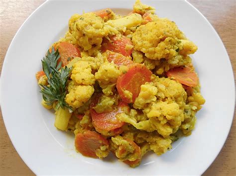 Blumenkohl Möhren Curry mit roten Linsen von Tinchen37