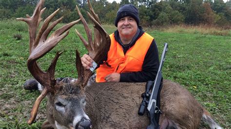 Iowa Hunters Lifelong Devotion To A Trophy Buck Is Rewarded