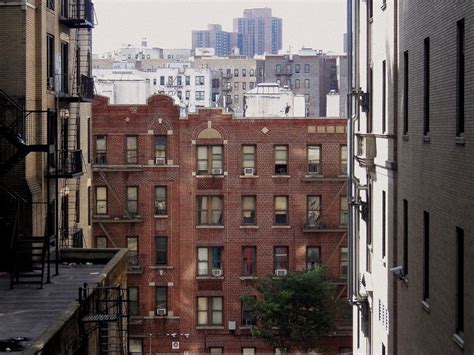 Wandering New York Apartment Building Building Around The Worlds