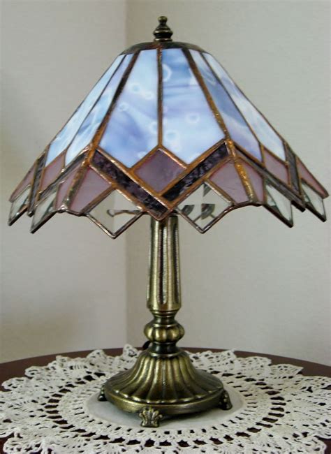 Most attractive stained glass lamps. Small Stained Glass Lamp | ΒΙΤΡΩ /STAΙNED GLASS!!!!!! | Pinterest | Glass, Stained glass lamps ...