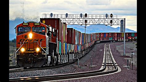Massive 15000 Ft 200 Car Bnsf Freight Trains In The Desert Youtube