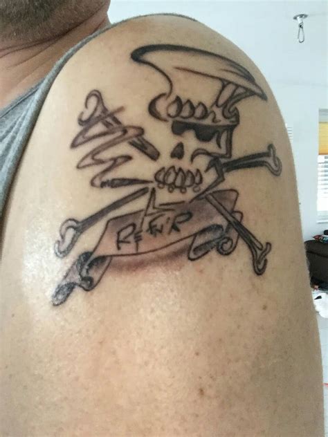 10 skull and rose tattoos designs; Slash Skull Tattoo | Tattoos, Skull tattoo, Guns n roses