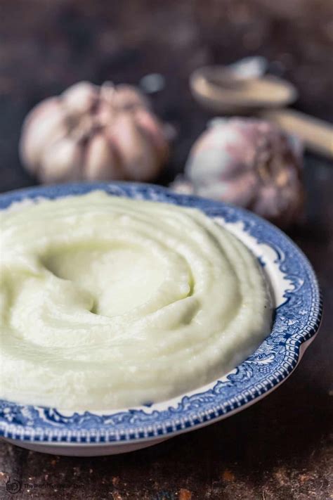 Toum (pronounced toom) is an emulsion of pureed fresh garlic, lemon juice and a light vegetable oil. Traditional Toum Garlic Sauce (4 Ingredients) | The ...
