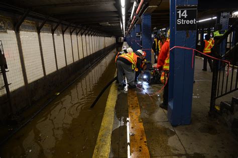Water Main Break Mta New York City Transit Crews On Scene Flickr