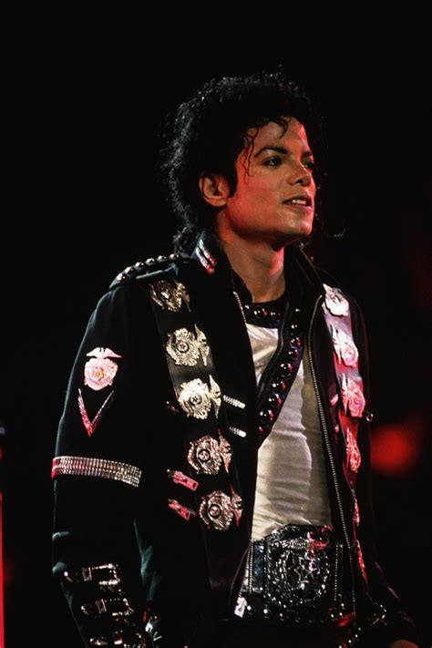Michael jackson — earth song 06:46. MJJ Photo Gallery: Michael Jackson Bad Tour 1988