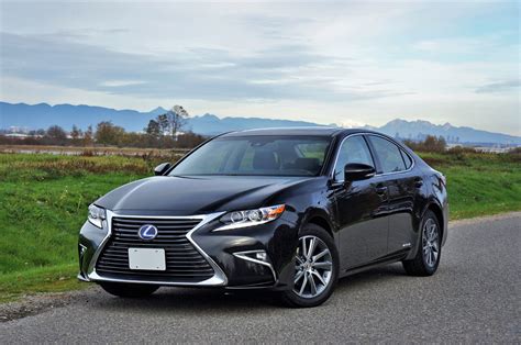 If you don't care about a hybrid powertrain or better mpg ratings, then the lexus es is the better sedan for you. 2017 Lexus ES 300h | The Car Magazine