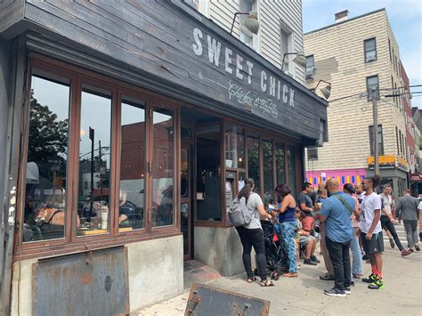 Where to Eat After Midnight: Five Great Places in Williamsburg - Bklyner