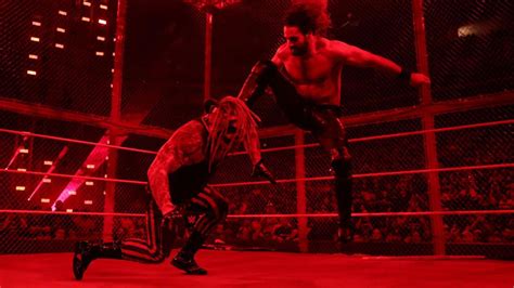 Seth Rollins A Voulu étrangler Vince Mcmahon Après Hell In A Cell 2019