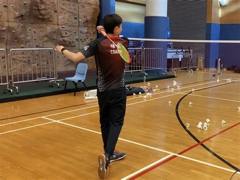 Badminton Skills How To Serve Forehand Long Serve Badminton Professor