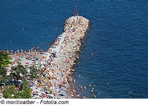 Deze foto gaat over strand, trieste ogen, verdrietige ogen. Triest, Ferienwohnungen und Ferienhäuser mieten, mit Hund ...