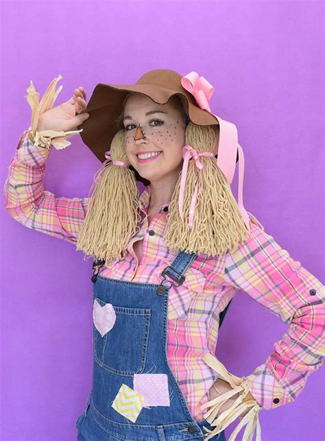 It's perfect for all ages, and let's face it: Super Last Minute Scarecrow Costume | Scarecrow costume, Diy scarecrow costume, Costumes for teens