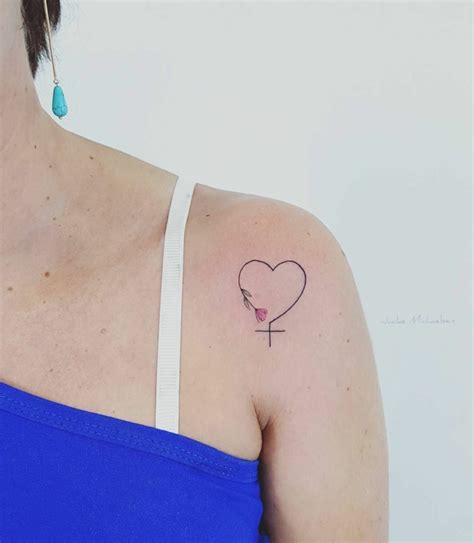 Tatuajes en el hombro mujer. 1001 + Ideas de tatuajes minimalistas para hombres y mujeres