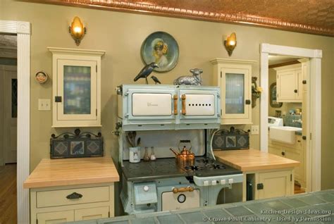 12 vintage kitchen features we were wrong to abandon. Vintage Kitchen Cabinets - Decor Ideas and Photos