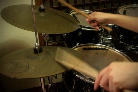 How to start playing drums. How to Play a Double Stroke Roll: 11 Steps (with Pictures)
