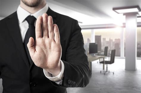 Afecta a todas las regiones del mundo y a todos los niveles de la sociedad, aunque el efecto es mayor en países en desarrollo. ¿Cómo luchar contra la corrupción desde la empresa ...