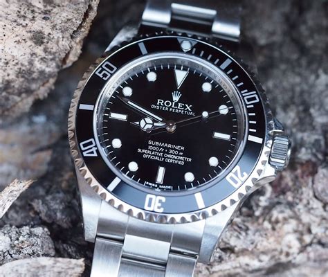 If you are thinking about buying a rolex submariner but are unsure of the size and how it sits on the wrist, we hope this guide. Legendary Watches - Rolex Submariner
