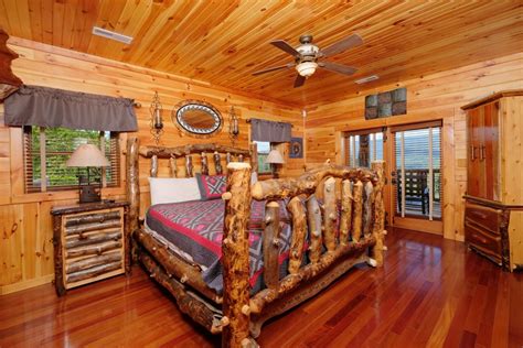 How big is shagbark resort in the smokies? "Majestic Peace" Shagbark Resort Cabin with Theater Room