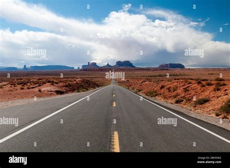 Iconic View Of Monument Valley From Us Highway 163 Stock Photo Alamy