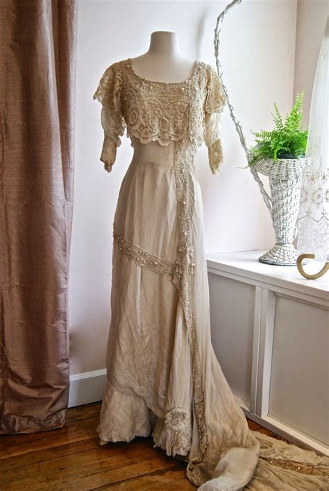 What is a vintage wedding dress? Vintage wedding dress ~ Xtabay Vintage Clothing Boutique ...