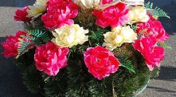 When funeral flowers are accepted. Etiquette for sending flowers to a brother-in-law's ...