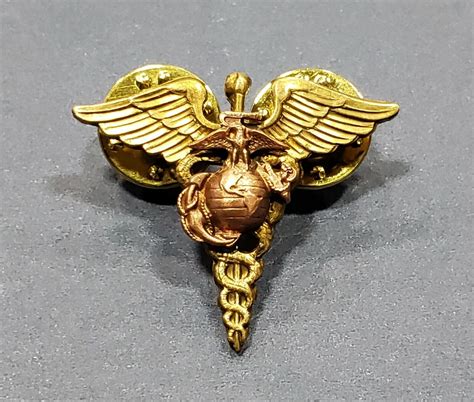 Medical Usmc Corpsman Collar Brass Badge Pin Ega Marine Military Medic