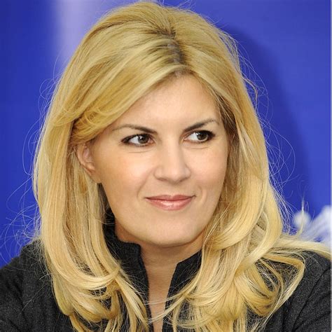 Unul dintre proprietarii acţionarii postului realitatea tv, cozmin guşă, a vorbit despre arestarea elenei udrea. Elena Udrea poses in pictorial embodying famous women ...