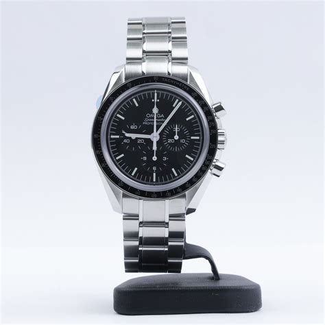 Though many watch blogs are writing about it, omega isn't even advertising this product on their us or european websites. Omega Speedmaster Professional Moonwatch 42mm Sapphire New ...