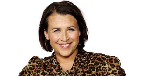 Hannah widell har färgat håret rosa: Hannah Widell - Modernt moderatorskap - av Sveriges Ricki Lake