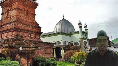 Tidak sah sholat wanita yang seprti ini video ini menjelaskan tentang, tata cara shalat wanita yang benar, shalat. Gerakan sholat - YouTube