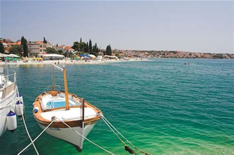 In het noorden toont het schiereiland istrië een sterke invloed van het buurland italië. Strand Copacabana - Okrug Gornji (Insel Ciovo)