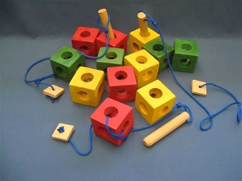 Compartimos ideas de juegos y actividades para bebés y niños. Cubos Enhebrados -material Didactico!- - $ 260,00 ...