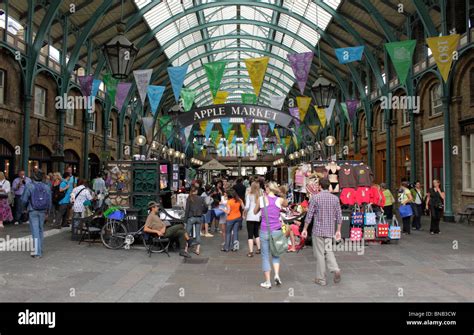 Covent Garden Apple Market London Stock Photo Alamy