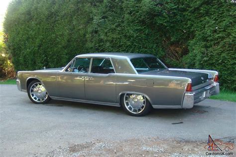 You may want to put the widest and wildest wheel on your american made beast, but width of the wheel can become a fitment issue in two ways. 1964 Lincoln Continental Sedan | Lincoln continental ...