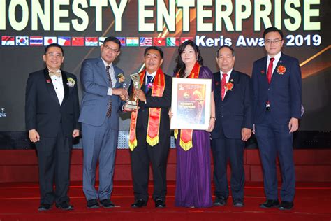 One of the leading seafood suppliers in malaysia, with the aim to provide high quality seafood, both fresh and frozen, to local as well as international market. Winners | Honesty Award