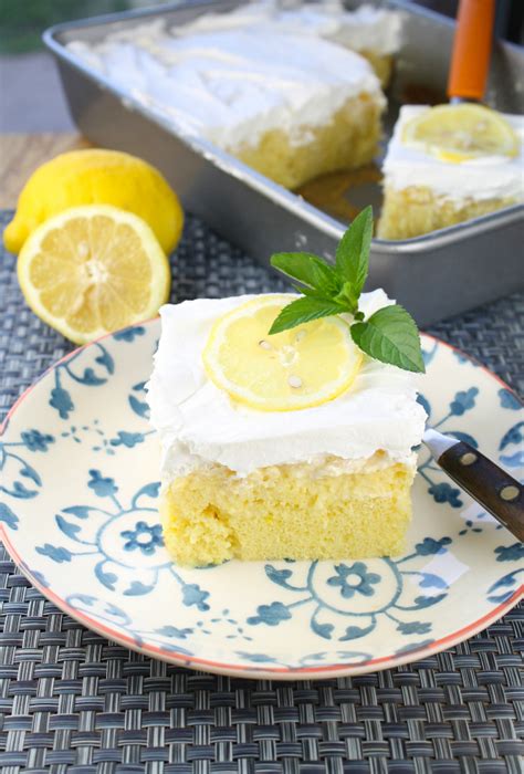 Lemon Pineapple Poke Cake | RecipeLion.com