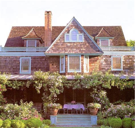 Martha Stewart Lives In Luxury Celebrity Real Estate House In The
