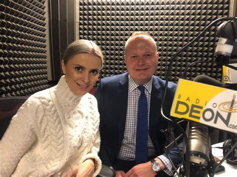 Czerwone korale, czerwone niczym wino korale z polnej jarzębiny i łzy dziewczyny i wielkie łzy. Halinka Mlynkova śpiewa w Radio Deon i na jubileuszu ...