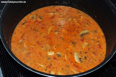 Frikadellen, as they're called in germany (aka fleischküchle, fleischpflanzerl and buletten), or how are the frikadelle and the hamburger related? Überbackene Frikadellen in Tomaten - Champignon Soße ...