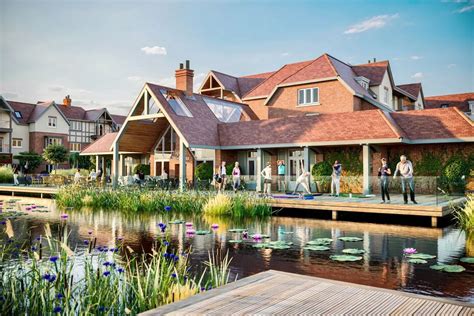 Best Retirement Villages in the UK: 16 Great Communities | Lottie