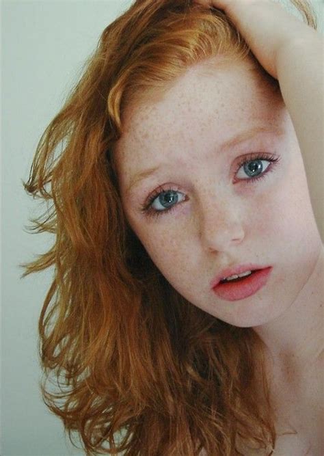 Making them unique by default. super cute redhead | Pretty redhead, Beautiful red hair ...