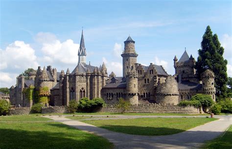 50 Must See Castles From Around The World Hiddenroom