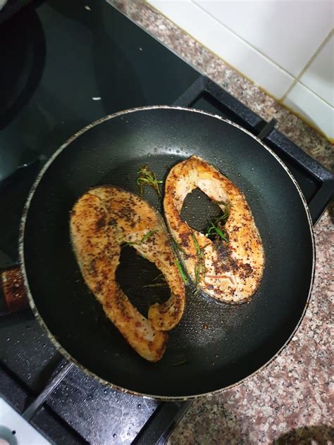 Jika ada penggunaan minyak pun, ianya adalah minyak kelapa. Resepi Ikan Salmon Sempoi