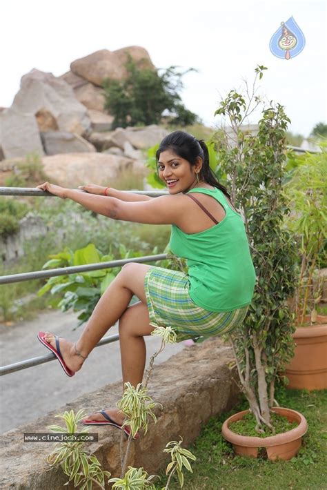 Sowmya Hot Photos Photo 20 Of 44