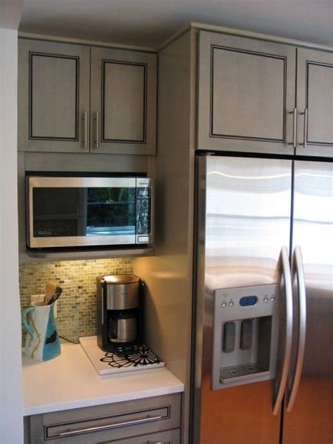 This has become a popular option in many kitchens lately. microwave placement in kitchen - Google Search in 2020 ...