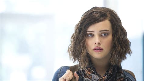 13 Reasons Why Writer Defends Depicting Graphic Suicide Hollywood Reporter