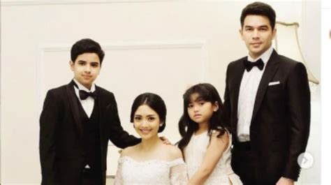We did not find results for: Bak Kenyataan, 6 Pernikahan Artis dalam Sinetron Ini ...